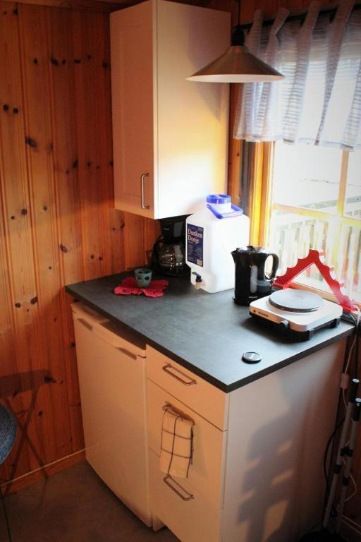 Bjoersjoeas Vildmark - Small Camping Cabin Close To Nature Olofstorp 外观 照片